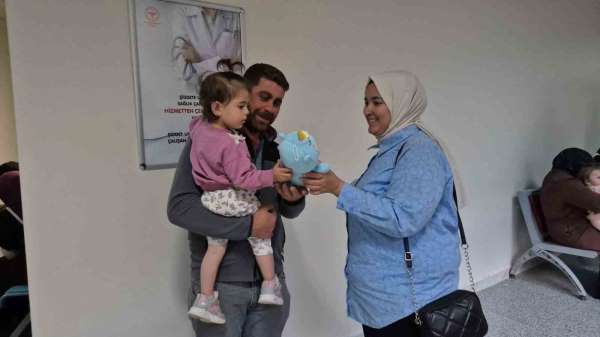 Üniversite öğrencileri başlattıkları kampanya ile hasta çocukların yüzünü güldürdü