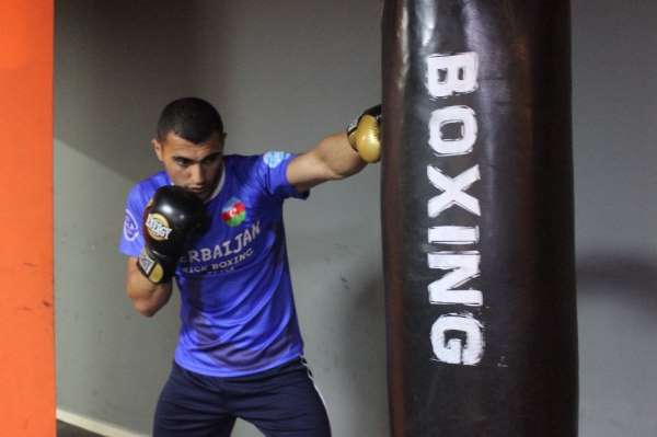Azerbaycanlı sporcu Aykhan Mammadov Korona sonrası Giresun'da boks çalışmalarına