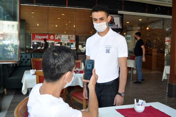 Mardin'deki restoranda siparişler QR kodla veriliyor 