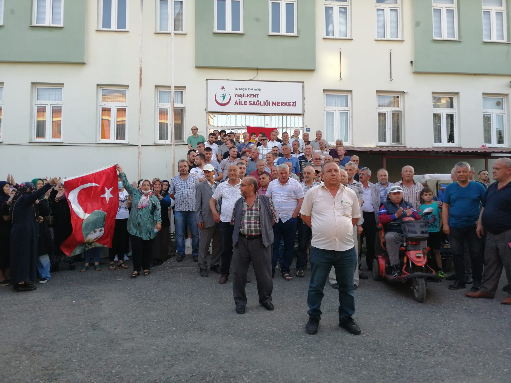 Samsun'da Sağlık Ocağı için davul zurnalı protesto