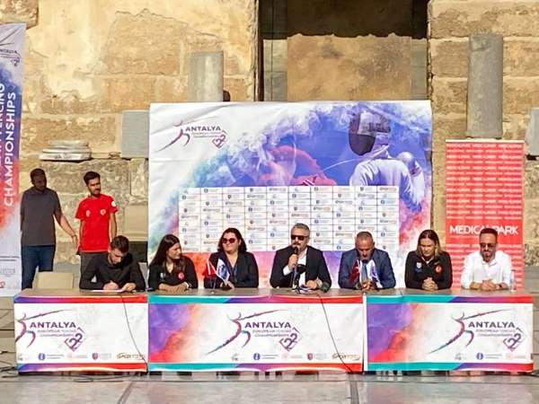 Eskrim Avrupa Büyükler Şampiyonası'nın basın toplantısı tarihi Aspendos Antik Tiyatrosu'nda yapıldı - Antalya haber