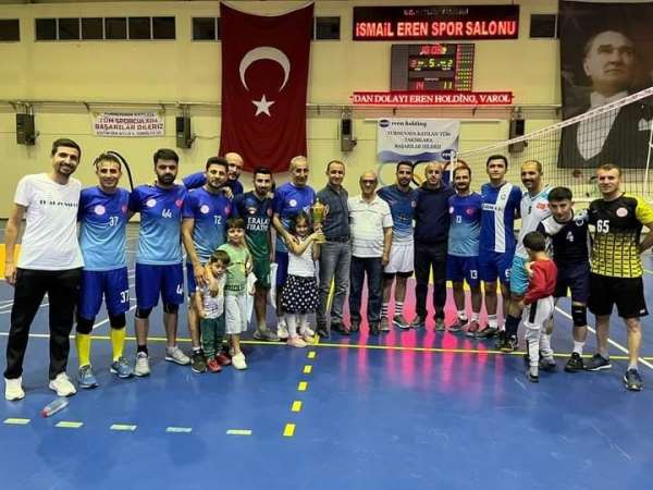 Voleybol turnuvasının şampiyonu Güroymak Milli Eğitim Müdürlüğü - Bitlis haber