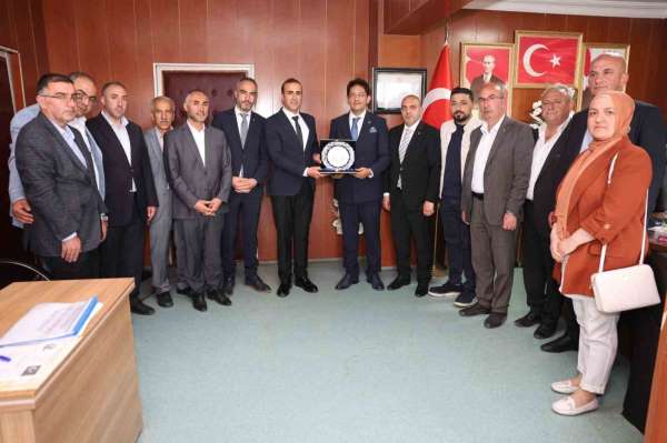 Erzurum Ticaret Borsası'ndan Hınıs'a çıkarma: Üyelerle buluşma, yerel ürünlere destek, turizm vurgusu