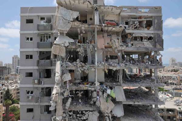 İran: İsrail saldırılarında can kaybı 224'e yükseldi