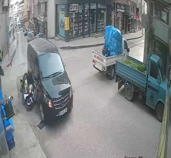 Ordu'da motosiklet ile panelvan çarpıştı: 2 yaralı