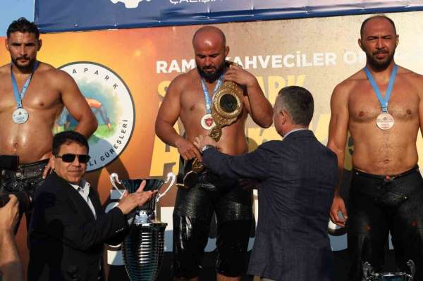 Orhan Okulu, Sekapark'ta altın kemerin sahibi oldu