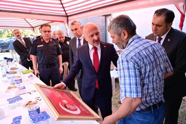 Aydın Valisi Varol'dan şehit polis Tayfun Baş'ın ailesine taziye ziyareti