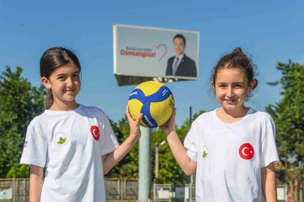 Geleceğin voleybolcuları Osmangazi'de yetişiyor