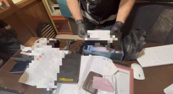 Hayali araç satışıyla tefecilik yaptığı iddia edilen 8 şüpheli gözaltına alındı