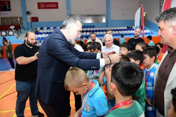 Kestel Belediyesi'nden genç sporculara çifte destek