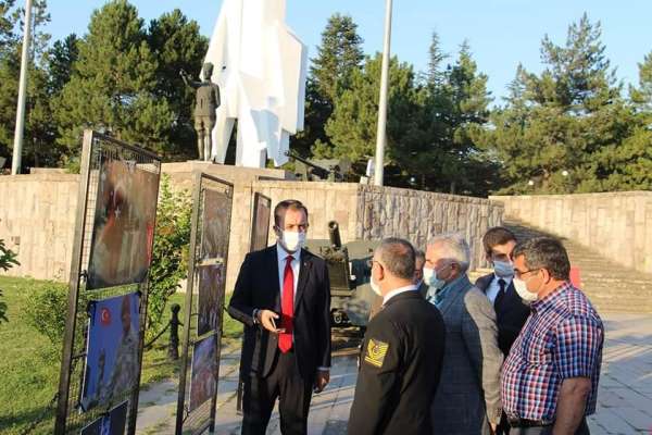 Dumlupınar'da İlk Hedef Anıtı'nda 15 temmuz şehitleri için resim sergisi açıldı 