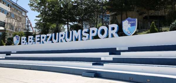 Havuzbaşı Kent Meydanı mavi beyaza büründü 