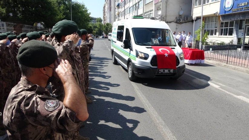 Eşinin öldürdüğü özel harekat polisi için tören düzenlendi