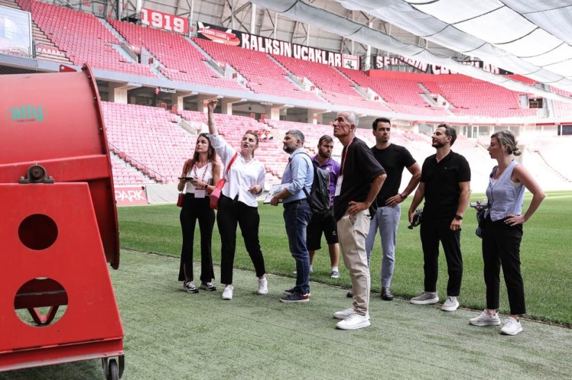 UEFA yetkilileri, Samsunspor'un stadını inceledi