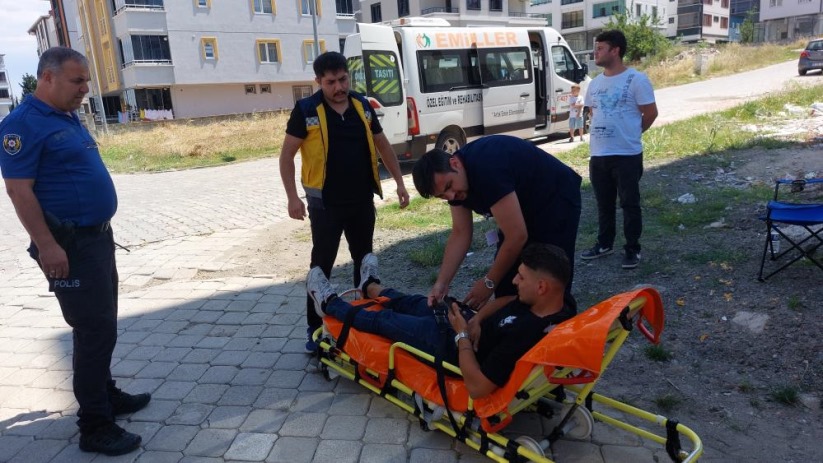 Samsun'da motosiklet ile hasta servis minibüsü çarpıştı: 1 yaralı