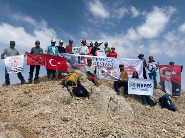 Eskişehir AFAD personeli, '15 Temmuz Şehitleri Anma Tırmanışı'na katıldı