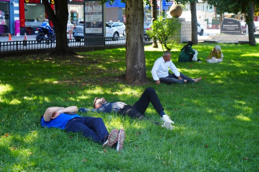 Samsun'da sıcaklık 33 dereceyi, nem yüzde 90'ı aştı