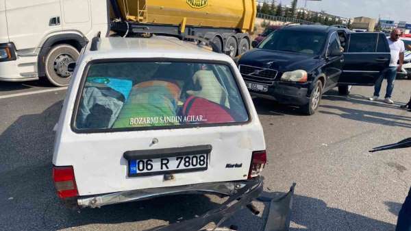 Kırıkkale'de 4 araçlı zincirleme kaza: 3 yaralı