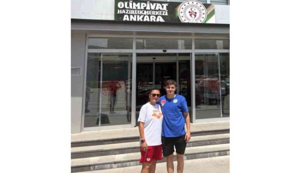 Muğlalı işitme engelli yüzücü Akpınar, Milli Takım kampında