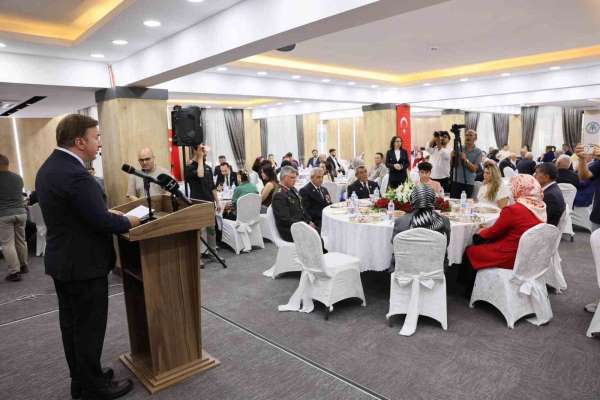 Erzincan'da şehit aileleri ve gaziler onuruna yemek programı düzenlendi