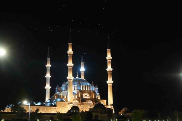 Selimiye Camii'nden yükselen selalar 15 Temmuz şehitleri için okundu