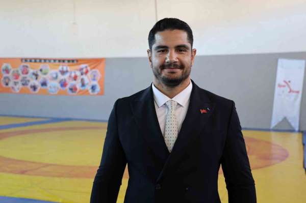 Taha Akgül'den Sivas'taki TOHM'a tam not