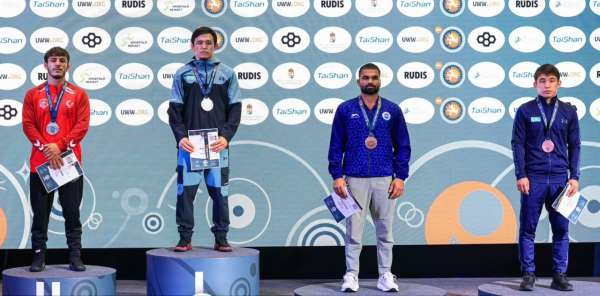 Tolga Özbek'ten gümüş, Alperen Atar'dan bronz madalya