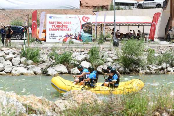 Türkiye Rafting Şampiyonası 3. ayak yarışları Van'da başladı