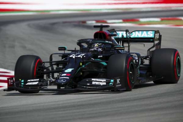 Barcelona'da da Lewis Hamilton zirvede 