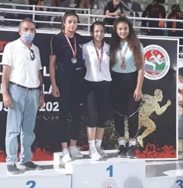Osmaniyeli sporcular U18 Atletizm Şampiyonasından derece ile döndü 