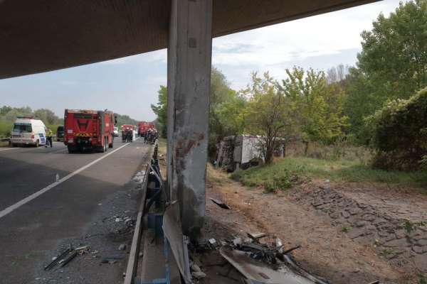 Macaristan'da otobüs kazası: 8 ölü, 48 yaralı