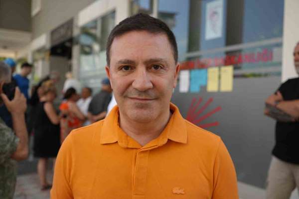 CHP Atakum delege seçimlerinde yumruklar havada uçuştu, profesör yüzüne tekme yedi