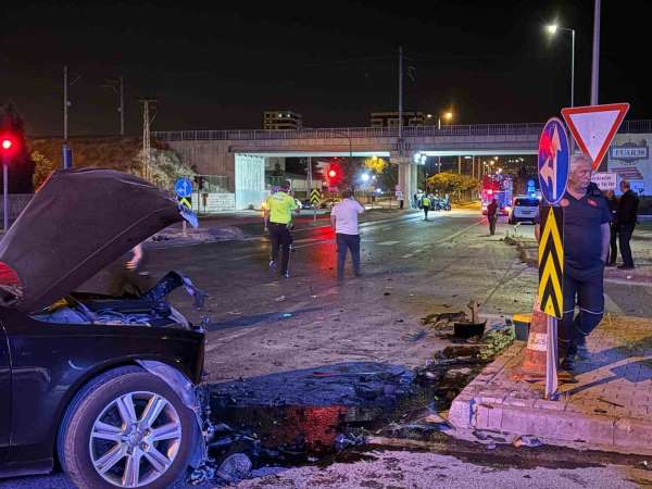 Kayseri'de kazaya karışan otomobil, çarpışmadan 200 metre sonra ancak durabildi: 1 yaralı