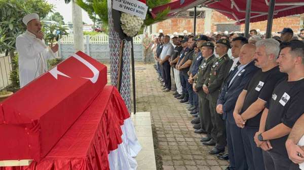 Sakarya'da kazada hayatını kaybeden uzman çavuş Samsun'da toprağa verildi