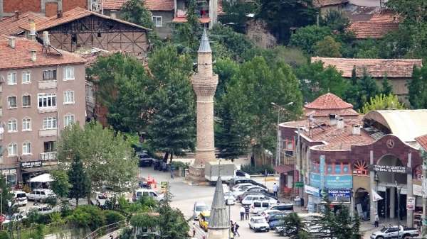 Bu minareyi gören camiyi arıyor 