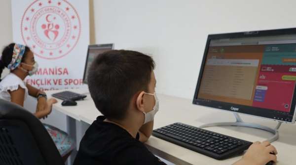 Gençlik ve Spor Bakanı Kasapoğlu: '345 gençlik merkezimizde EBA eğitim seferberl
