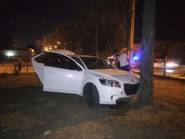 İzmir'de vatandaşın 250 bin lirasını gasp ederek kaçan şahıslar kaza geçirdi