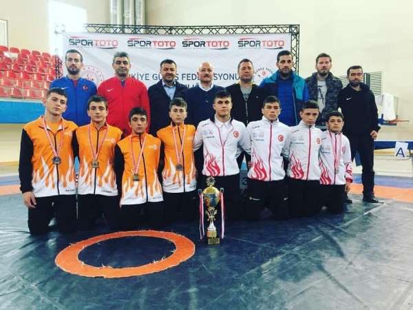 Kayseri Güreş Eğitim Merkezi'nden Milli Takım'a 9 sporcu