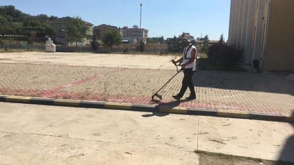 Trakya Üniversitesinin ilçe kampüslerinde peyzaj ve çevre bakımı seferberliği 