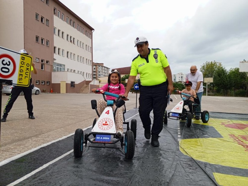 Samsun polisinden öğrencilere trafik eğitimi