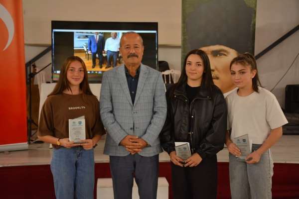 Afyonkarahisar'da şampiyon sporcular ödüllendirildi