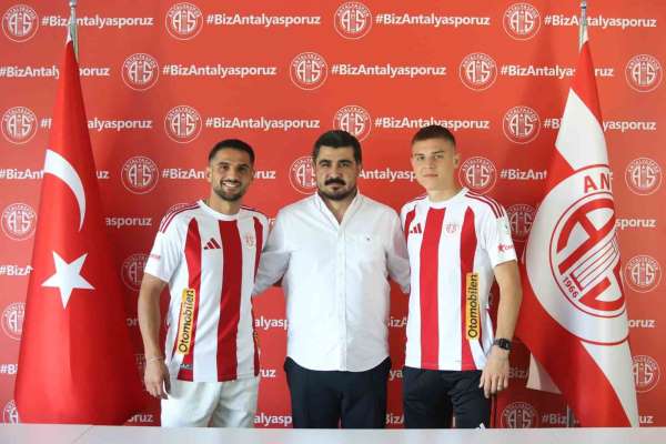 Antalyaspor'da Petrusenko ve Abdurrahim için imza töreni düzenlendi