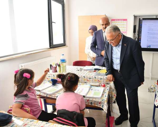 Başkan Büyükkılıç; Büyükşehir'in İncesu Saraycık'a kazandırdığı yeni okulu ziyaret etti