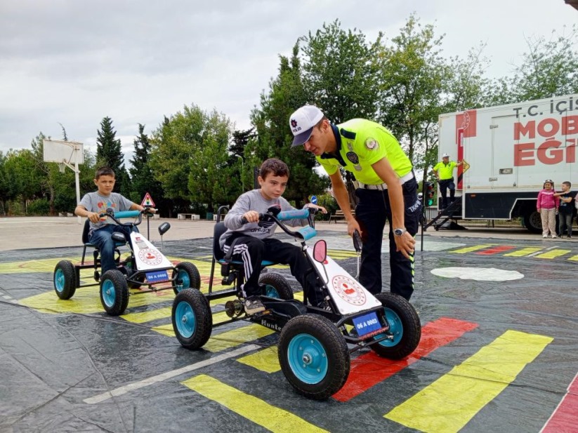 Samsun polisinden öğrencilere trafik eğitimi