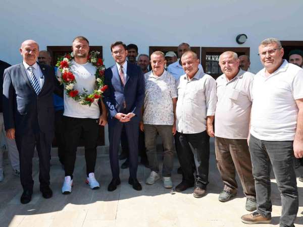 Başpehlivan memleketi Tokat'ta coşkuyla karşılandı