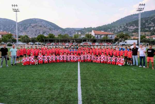 Düğerek Mahallesi kulübüne sahip çıktı