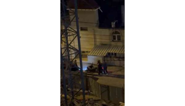 Pendik'te trafikte korku dolu anlar: Sürücüye tokat attı, motoruna zarar verdi