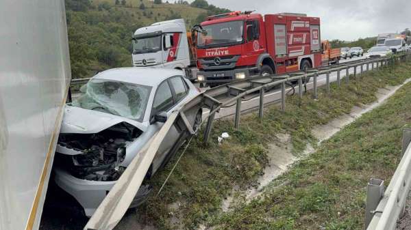 Samsun'da otomobil tırla çarpıştı: 2 yaralı