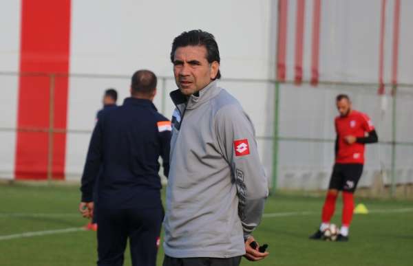 Osman Özköylü: 'Kendi sahamızda oynayacağımız 2 maçtan 6 puan hedefliyoruz' 