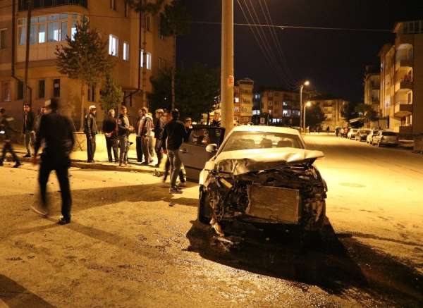 Sivas'ta trafik kazası: 3 yaralı 